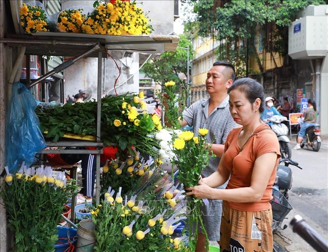Không khí mua bán tại chợ Thanh Hà (phường Hoàn Kiếm). Ảnh: Khánh Hoà - TTXVN