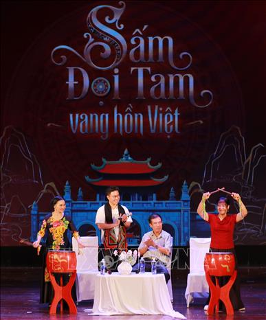 Các nghệ nhân chia sẻ tại Chương trình nghệ thuật “Sấm Đọi Tam – Vang hồn Việt” ngày 1/6/2026, tại Hà Nội. Ảnh: Khánh Hoà - TTXVN