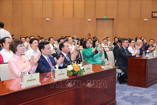 Các đại biểu dự lễ khai trương chuyên trang Chuyên trang thông tin “Chuyển động số”. Ảnh: Minh Quyết - TTXVN