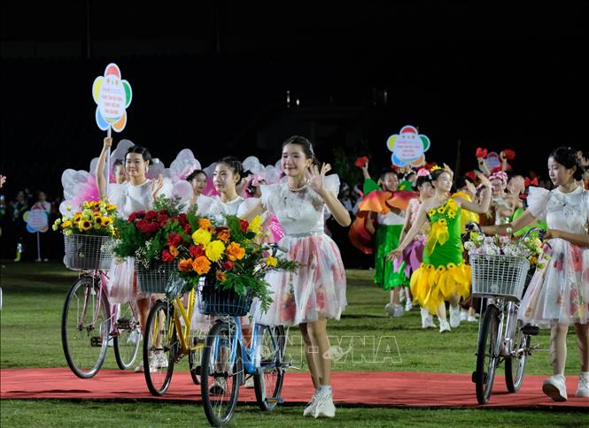 Đoàn thiếu nhi Lâm Đồng diễu hành Carnaval trong đêm khai mạc Festival Thiếu nhi toàn quốc lần thứ nhất - năm 2026. Ảnh: Nguyễn Dũng – TTXVN
