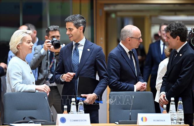 Các nhà lãnh đạo thảo luận tại Hội nghị thượng đỉnh Liên minh châu Âu (EU) ở Brussels, Bỉ ngày 18/6/2026. Ảnh: AA/TTXVN