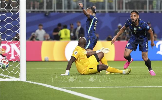 Pha ghi bàn vào lưới Haiti của tiền đạo Brazil Matheus Cunha (phải). Ảnh: THX/TTXVN