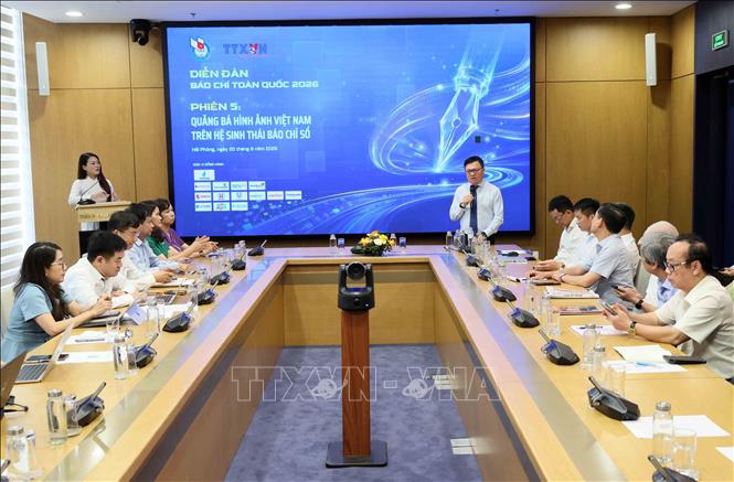 Ông Lê Quốc Minh, Ủy viên Trung ương Đảng, Phó Trưởng Ban Tuyên giáo và Dân vận Trung ương, Bí thư Đảng ủy, Tổng Biên tập báo Nhân Dân, Bí thư Đảng ủy Trung ương Hội, Chủ tịch Hội Nhà báo Việt Nam phát biểu. Ảnh: An Đăng - TTXVN