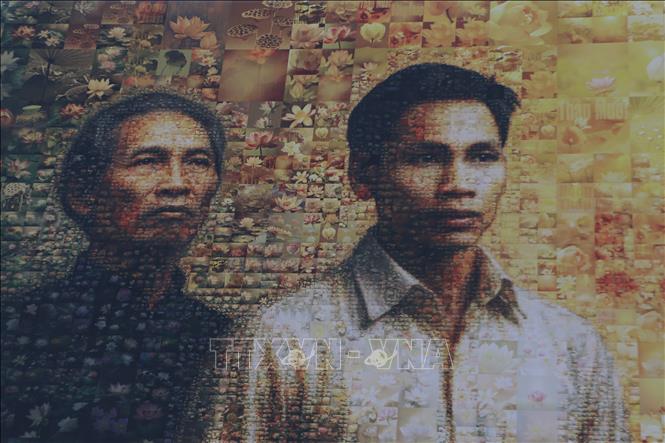 Hình ảnh chân dung Nguyễn Tất Thành và thân phụ Nguyễn Sinh Sắc. Ảnh: Hồng Thái - TTXVN