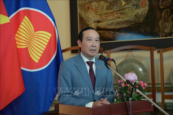 Đại sứ Việt Nam tại Bỉ, kiêm nhiệm Đại công quốc Luxembourg và Trưởng Phái đoàn Việt Nam bên cạnh Liên minh châu Âu Nguyễn Văn Thảo phát biểu tại Hội nghị xúc tiến đầu tư tỉnh Tây Ninh. Ảnh: Lan Anh - PV TTXVN tại Bỉ