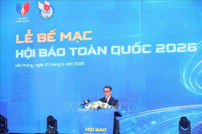 Phó Chủ tịch thường trực Hội Nhà báo Việt Nam Nguyễn Đức Lợi phát biểu. Ảnh: Minh Quyết - TTXVN