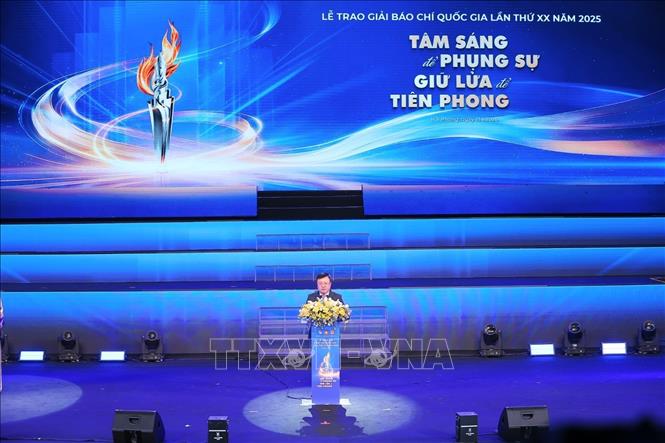 Đồng chí Lê Quốc Minh, Uỷ viên Trung ương Đảng, Phó trưởng Ban Tuyên giáo và Dân vận Trung ương, Chủ tịch Hội Nhà báo Việt Nam, Tổng Biên tập Báo Nhân dân phát biểu. Ảnh: Minh Quyết - TTXVN