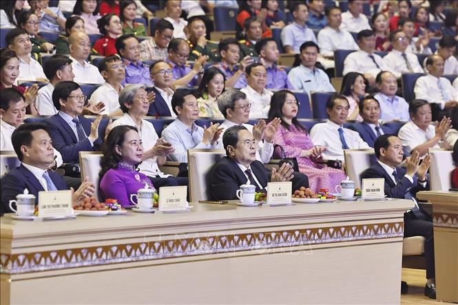 Chủ tịch Quốc hội Trần Thanh Mẫn và Phó Chủ tịch nước Võ Thị Ánh Xuân dự Lễ trao Giải Báo chí Quốc gia lần thứ XX - năm 2025. Ảnh: Doãn Tấn - TTXVN