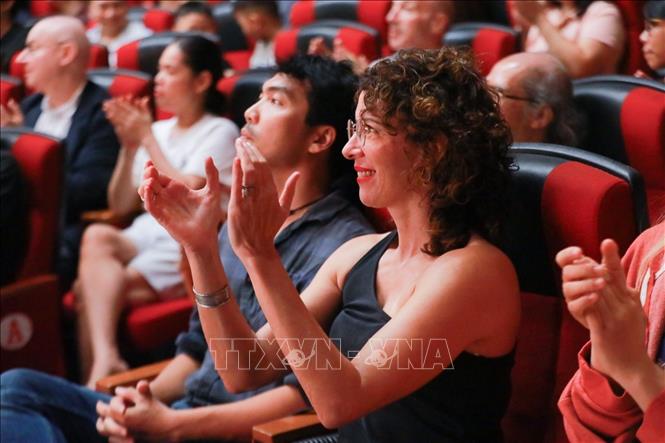 Chương trình nhận được sự yêu thích của khán giả yêu nghệ thuật. Ảnh: Khánh Hoà - TTXVN
