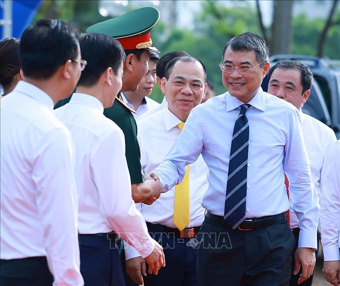 Thủ tướng Lê Minh Hưng đến dự Lễ khởi công dự án nhà ở cho thuê và 05 đường sắt đô thị thành phố Hà Nội. Ảnh: Dương Giang – TTXVN