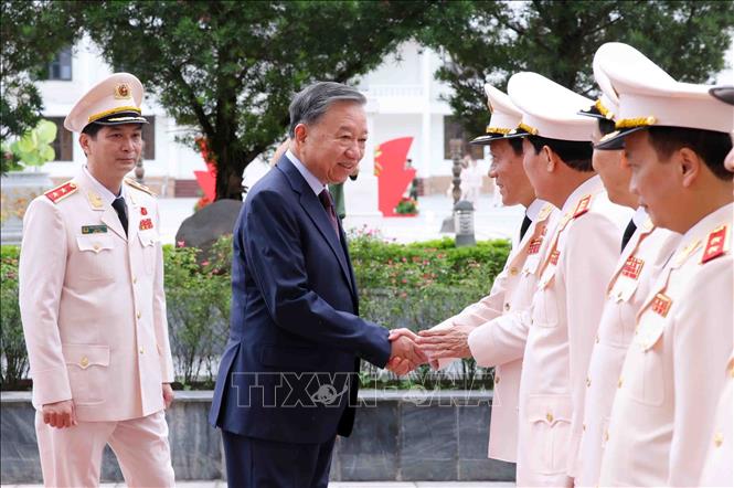 Tổng Bí thư, Chủ tịch nước Tô Lâm tới dự Lễ Kỷ niệm 80 năm Ngày truyền thống Học viện An ninh nhân dân. Ảnh: Phạm Kiên - TTXVN