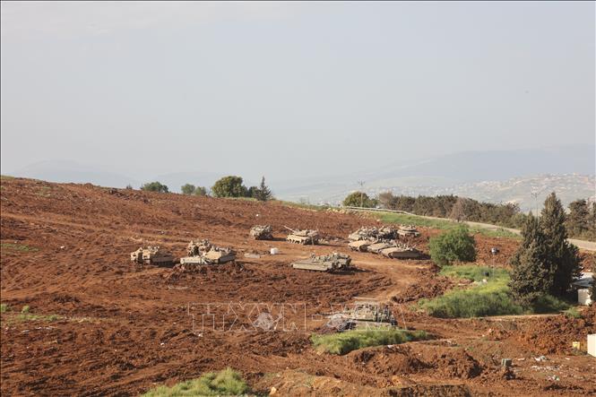 Quân đội Israel được triển khai tại khu vực biên giới phía Bắc ngày 26/4/2026. Ảnh: THX/TTXVN