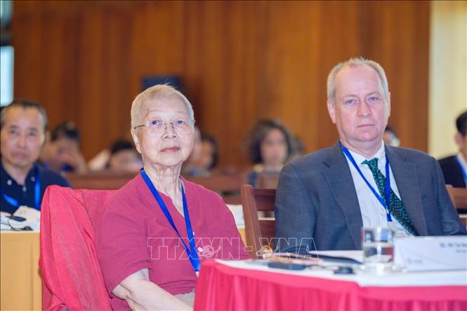 Nhiều đại biểu là giáo sư, nhà khoa học học giả hàng đầu trong và ngoài nước tham gia Hội thảo. Ảnh: Sỹ Thắng - TTXVN