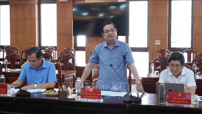 Ông Huỳnh Chí Nguyện, Phó Chủ tịch UBND tỉnh Cà Mau  phát biểu tại cuộc họp. Ảnh: Tuấn Kiệt – TTXVN