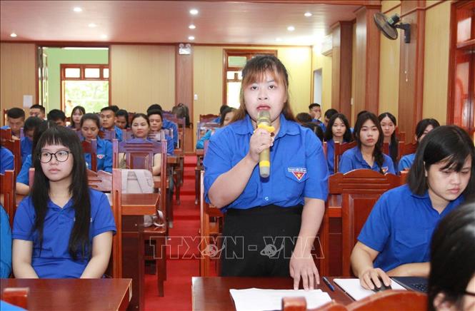 Đại diện thanh niên xã Thiện Hòa phát biểu ý kiến tại hội nghị. Ảnh: TTXVN phát
