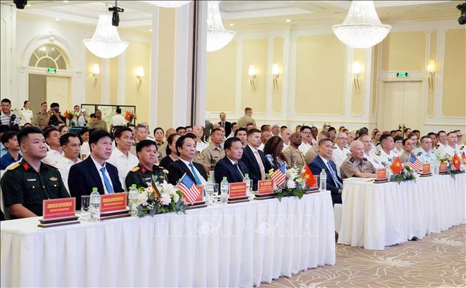 Các đại biểu tham dự tại buổi lễ. Ảnh: Tá Chuyên - TTXVN
