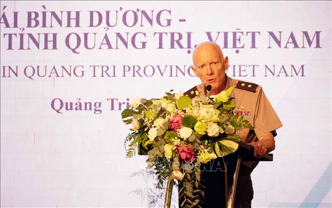 Thiếu tướng E. Darrin Cox, Tư lệnh Đoàn Quân y 18 của Lục quân Hoa Kỳ, Chỉ huy trưởng Chương trình Bạn bè Thái Bình Dương 2026 phát biểu tại buổi lễ. Ảnh: Tá Chuyên - TTXVN