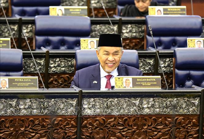 Phó Thủ tướng Malaysia Ahmad Zahid Hamidi trong phiên giới thiệu Dự luật tại quốc hội. Ảnh: Quốc hội Malaysia/TTXVN phát.

