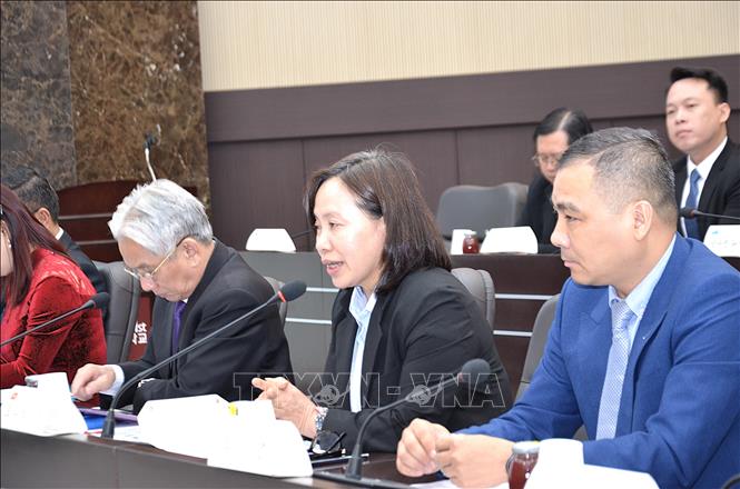 Đại diện Đại sứ quán Việt Nam phát biểu tại buổi thảo luận. Ảnh: Khánh Vân - TTXVN tại Hàn Quốc