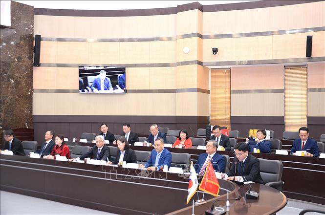 Đại diện các trường Đại học -  cao đẳng Việt Nam tham gia cuộc gặp. Ảnh: Khánh Vân - TTXVN tại Hàn Quốc
