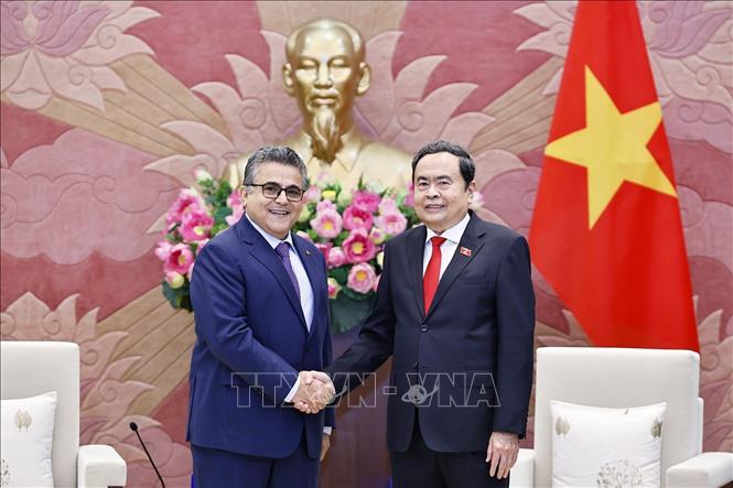 Chủ tịch Quốc hội Trần Thanh Mẫn tiếp Đại sứ đặc mệnh toàn quyền Nhà nước Palestine tại Việt Nam Saadi Salama. Ảnh: Doãn Tấn - TTXVN 
