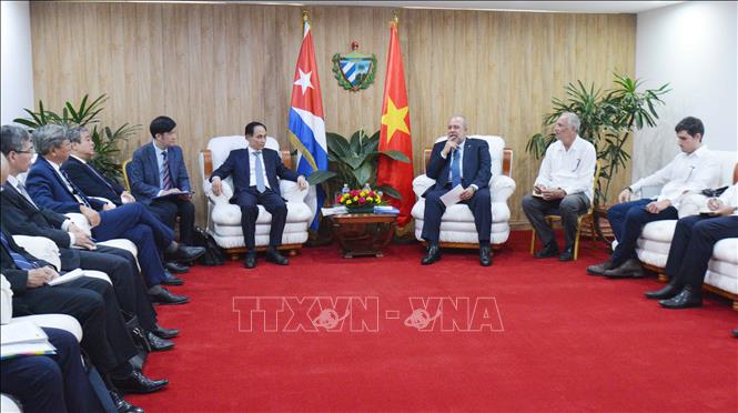 Quang cảnh cuộc hội kiến của Đặc phái viên của Tổng Bí thư, Chủ tịch nước Tô Lâm, đồng chí Lê Hoài Trung, Ủy viên Bộ Chính trị, Bộ trưởng Bộ Ngoại giao với Thủ tướng Cuba Manuel Marrero Cruz. Ảnh: Việt Hùng - PV TTXVN tại Cuba