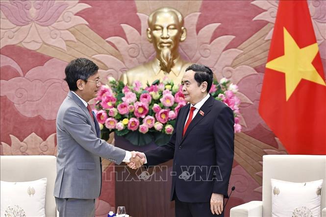 NA Chairman Tran Thanh Man receives Indian Ambassador to Vietnam Tshering Wangchuk Sherpa. VNA Photo: Doãn Tấn