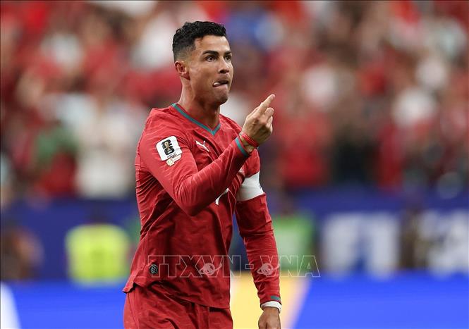Tiền đạo Cristiano Ronaldo lập cú đúp, giúp Bồ Đào Nha đại thắng Uzbekistan 5-0. Ảnh: THX/TTXVN 