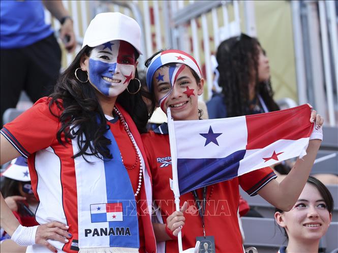 Cổ động viên đội tuyển Panama. Ảnh: THX/TTXVN