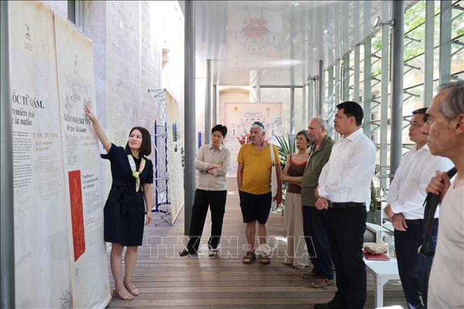 Triển lãm chuyên đề “Quốc Tử Giám - Trường Quốc học đầu tiên của Việt Nam (1076–2026)” sau Tọa đàm. Ảnh: TTXVN phát