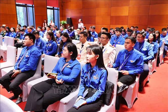 Các đại biểu thảo luận ở tổ số 3. Ảnh: Minh Đức – TTXVN