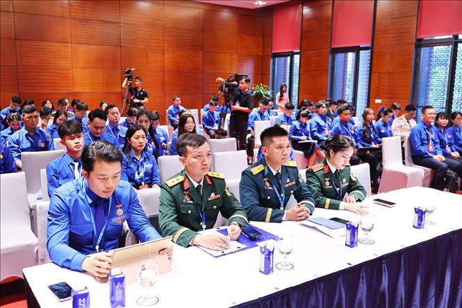 Các đại biểu thảo luận ở tổ số 1. Ảnh: Minh Đức – TTXVN
