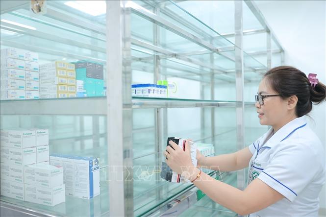 Nhân viên y tế của Bệnh viện Bạch Mai đã sẵn sàng phục vụ người bệnh. Ảnh: Minh Quyết - TTXVN