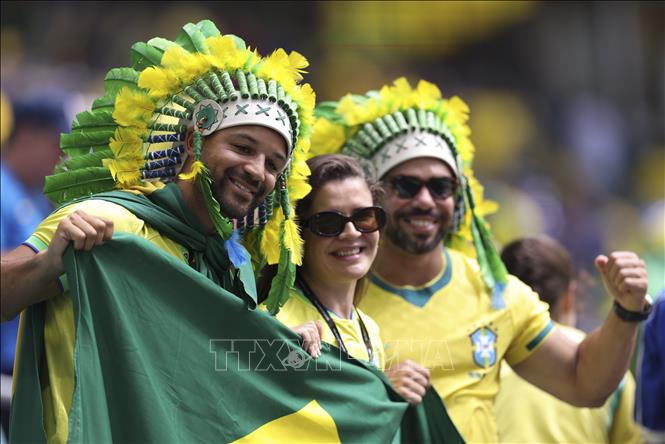 Các cổ động viên Brazil. Ảnh: THX/TTXVN
