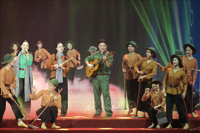 Tiết mục văn nghệ đặc sắc chào mừng Đại hội đại biểu toàn quốc Đoàn Thanh niên Cộng sản Hồ Chí Minh lần thứ XIII, nhiệm kỳ 2026-2031. Ảnh: Minh Đức - TTXVN 