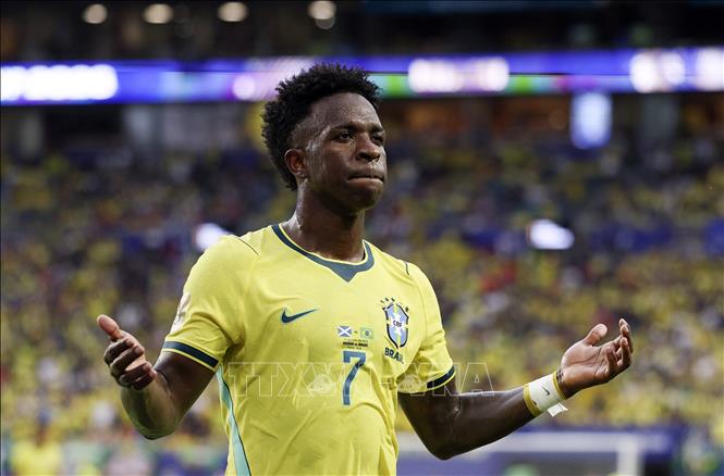 Pha ăn mừng bàn thắng của tiền đạo Brazil Vinicius Junior. Ảnh: THX/TTXVN