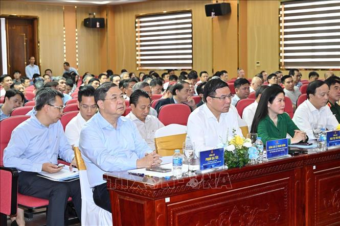 Phó Thủ tướng Thường trực Phạm Gia Túc và các đại biểu tham dự hội nghị. Ảnh: Trần Việt - TTXVN 
