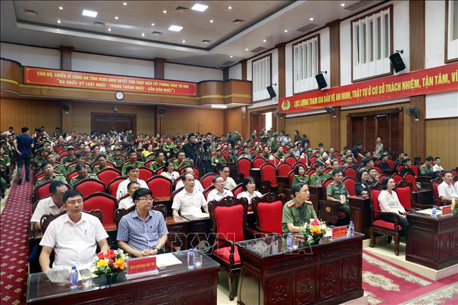 Các đồng chí lãnh đạo, đại biểu tham dự khai mạc Hội thi. Ảnh: Đại Nghĩa - TTXVN