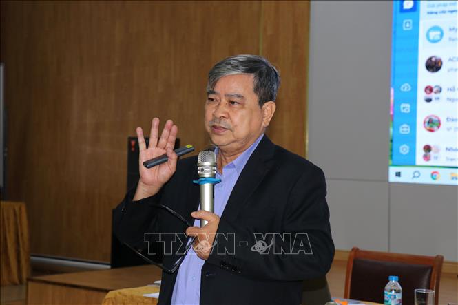 Ông Nguyễn Tất Năm, thành viên Hội đồng Trọng tài lao động Thành phố Hồ Chí Minh, phát biểu tại tọa đàm. Ảnh: Thanh Vũ – TTXVN