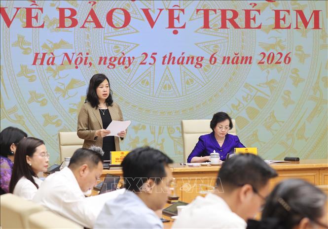 Bộ trưởng Bộ Y tế Đào Hồng Lan, Phó Chủ tịch thường trực Ủy ban Quốc gia về trẻ em phát biểu. Ảnh: Lâm Khánh – TTXVN