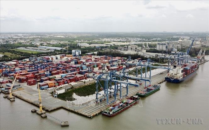 Cảng Tân Thuận - Quận 7, TP. Hồ Chí Minh. Ảnh: Trung Tuyến - TTXVN