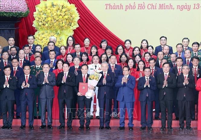 Tổng Bí thư Tô Lâm và các đồng chí Lãnh đạo Đảng, Nhà nước với Ban Chấp hành Đảng bộ Thành phố Hồ Chí Minh, nhiệm kỳ 2025 - 2030. Ảnh: Thống Nhất-TTXVN