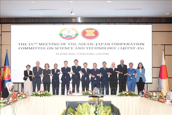 Đoàn đại biểu các quốc gia thành viên ASEAN chụp ảnh lưu niệm tại Hội nghị. Ảnh: Văn Phiên - PV TTXVN tại Lào