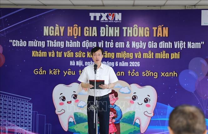 Thầy Thuốc nhân dân, PGS. TS Nguyễn Quang Bình, Phó Giám đốc bệnh viện Răng Hàm Mặt Trung ương Hà Nội phát biểu. Ảnh: Khánh Hoà - TTXVN