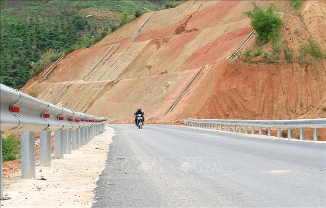 Toàn tuyến ĐT.722 dài gần 19km hiện đã được thảm nhựa mặt đường, sẵn sàng cho ngày thông xe kỹ thuật 30/6/2026. Ảnh: Nguyễn Dũng – TTXVN 