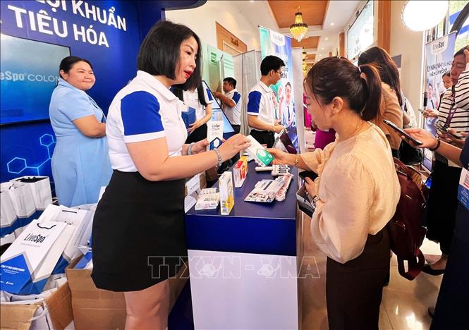 Nhiều giải pháp, sản phẩm mới trong lĩnh vực Sản - Nhi được trưng bày tại sự kiện. Ảnh: Ánh Tuyết - TTXVN