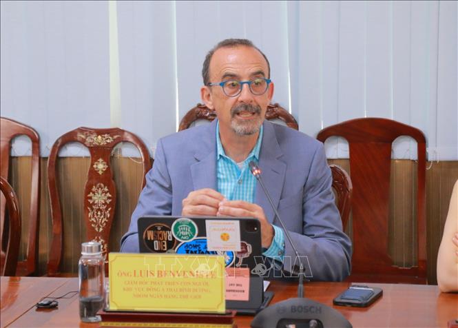 Ông Luis Benveniste, Giám đốc Phát triển con người khu vực Đông Á Thái Bình Dương, trưởng đoàn công tác Ngân hàng thế giới phát biểu. Ảnh: Ngọc Thiện- TTXVN