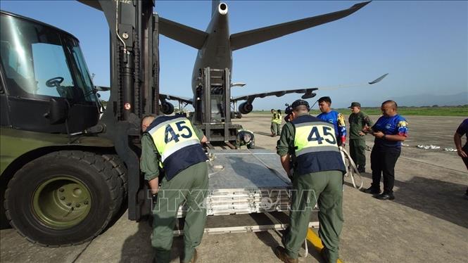 Các lực lượng quốc tế lên đường hỗ trợ khắc phục hậu quả động đất ở Venezuela. Ảnh: Phi Hùng - PV TTXVN tại Venezuela