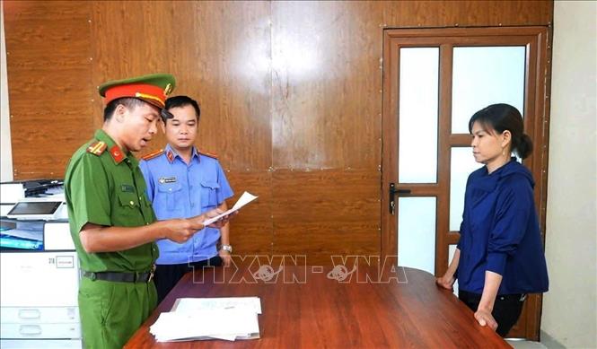 Cơ quan Cảnh sát điều tra (Công an tỉnh Phú Thọ) ra quyết định khởi tố bị can đối với Nguyễn Thị Thúy. Ảnh: TTXVN phát