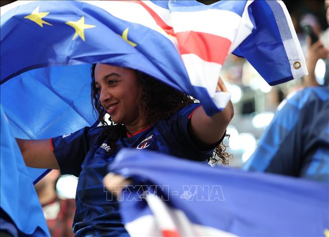 Cổ động viên đội tuyển Cape Verde. Ảnh: THX/TTXVN phát